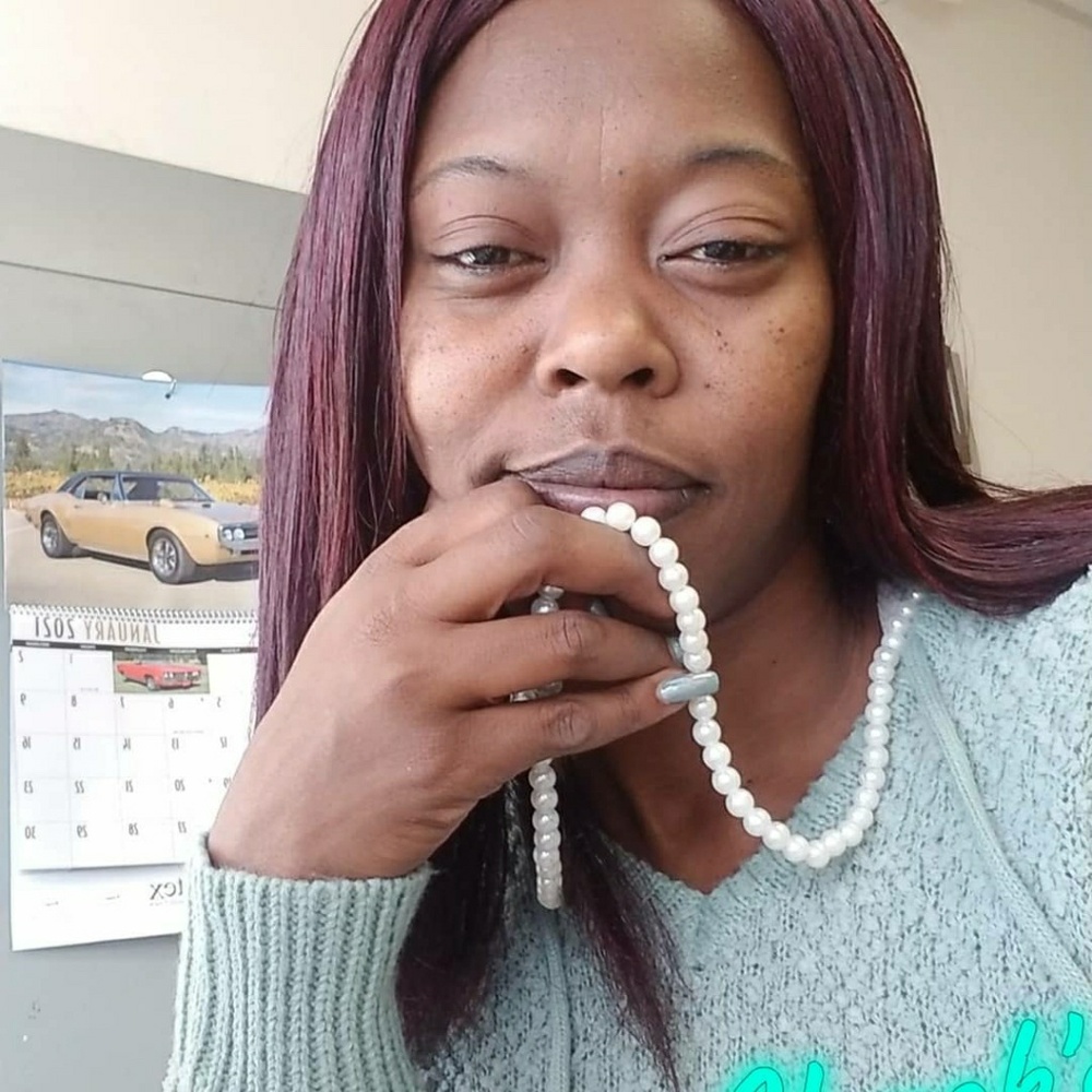 Meet your Posher, Ebony